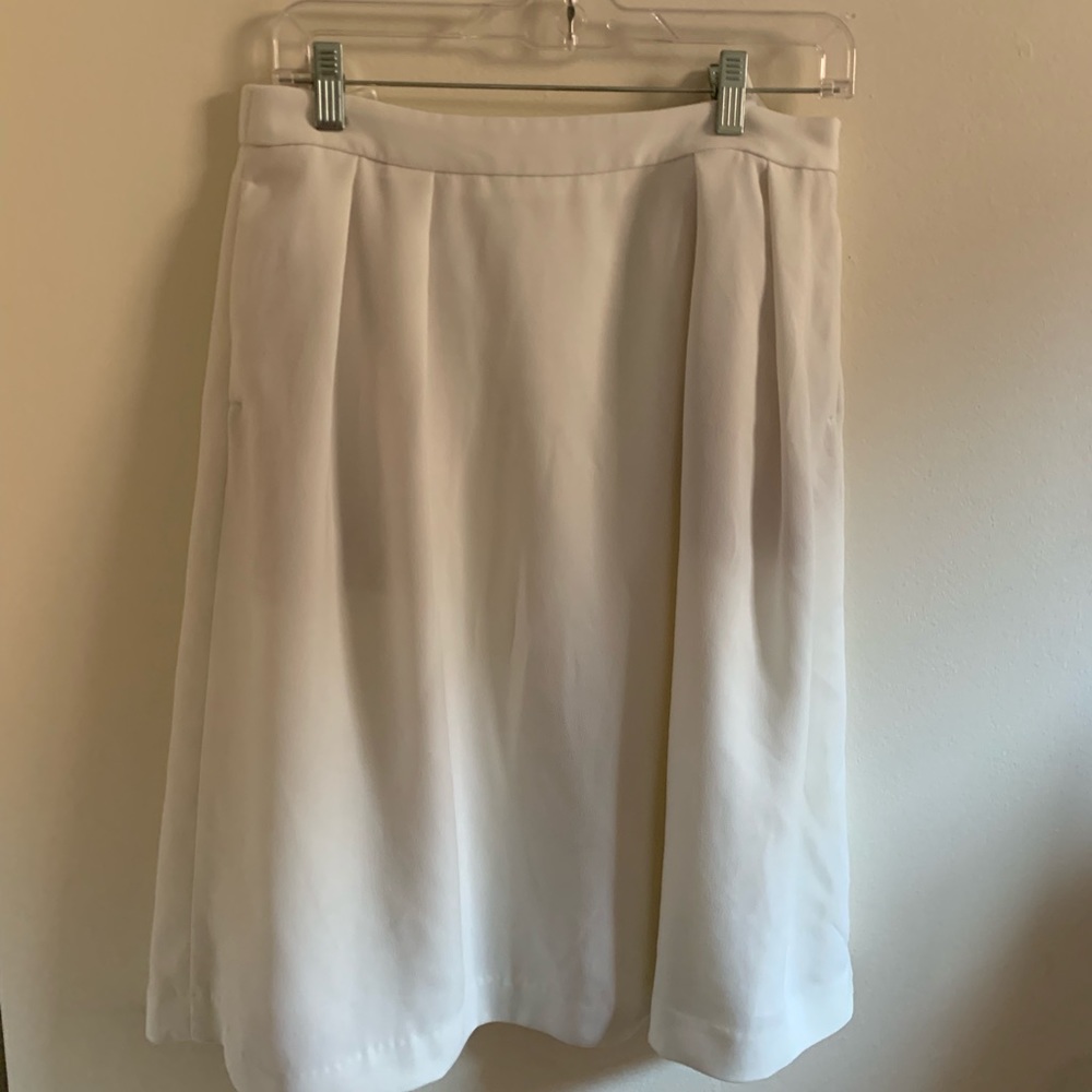 NWOT White Skirt with pockets